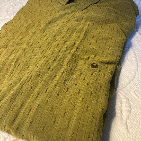 Italian-Made “West Coast” Olive Green Vintage Luxury Silk Shirt – Size Large - Picture 5 of 6